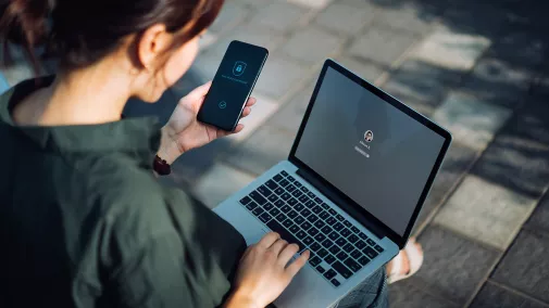 IT-Sicherheit Frau am Laptop