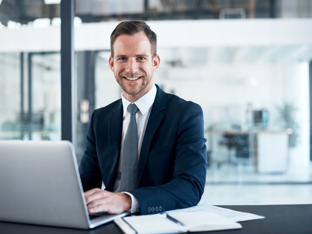 Businessmann am Laptop