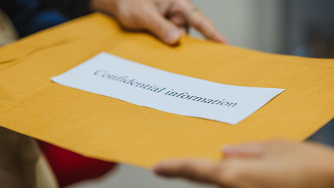 Weitergabe von Dokumenten unter verschluss